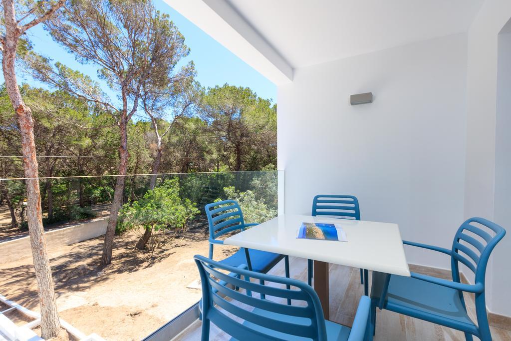 Pinos Playa Suites Playa Migjorn Bagian luar foto