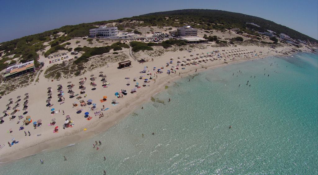 Pinos Playa Suites Playa Migjorn Bagian luar foto